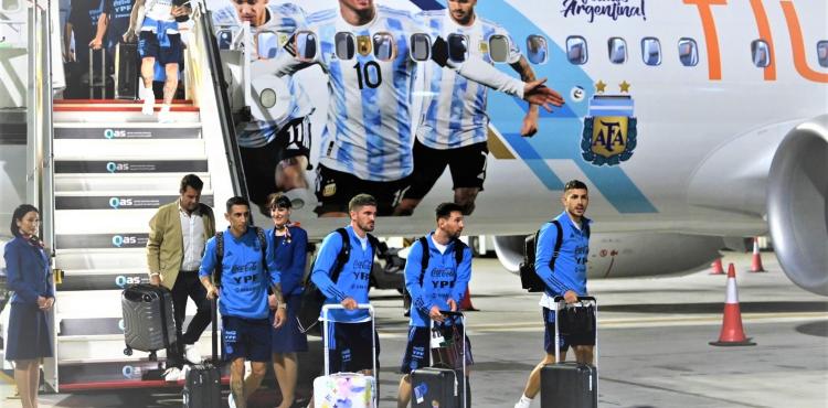 شاهد لحظة وصول منتخب الارجنتين للاحتفال بكأس العالم في الارجنتين 2022.jpg