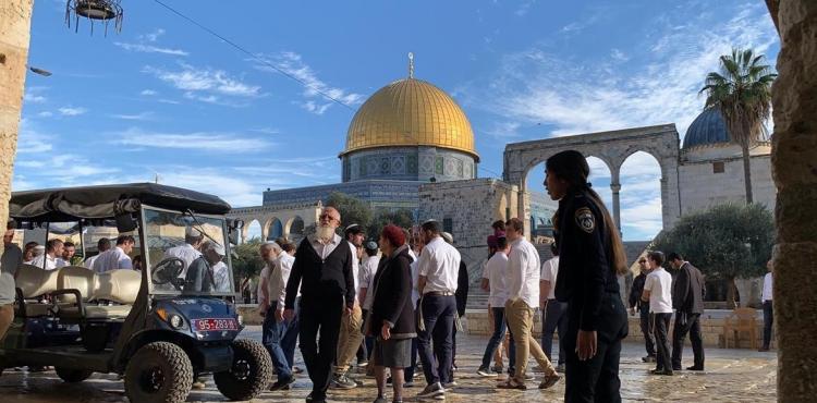مستوطنون يقتحمون الأقصى