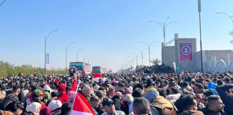 لحظة تدافع الجماهير لمشاهدة نهائي كأس الخليج 25.jfif