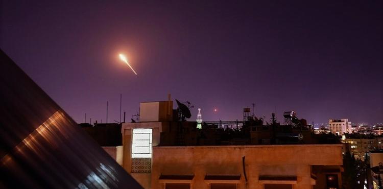 الدفاعات الجوية تتصدى لعدوان إسرائيلي في سماء دمشق.jpg