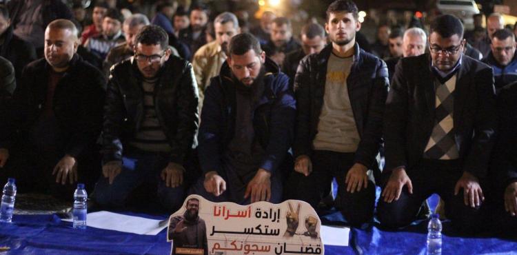 الجهاد الإسلامي ومؤسسة مهجة القدس تنظمان صلاة العشاء والتراويح نصرة للأسير القيادي خضر عدنان 7.jpg