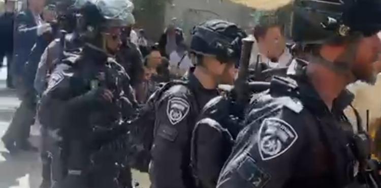 اقتحام قوات الاحتلال غداء عريس