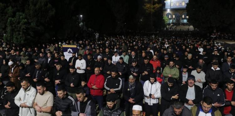 صلاة الفجر بالأقصى