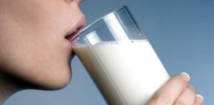 شرب الحليب.jpg