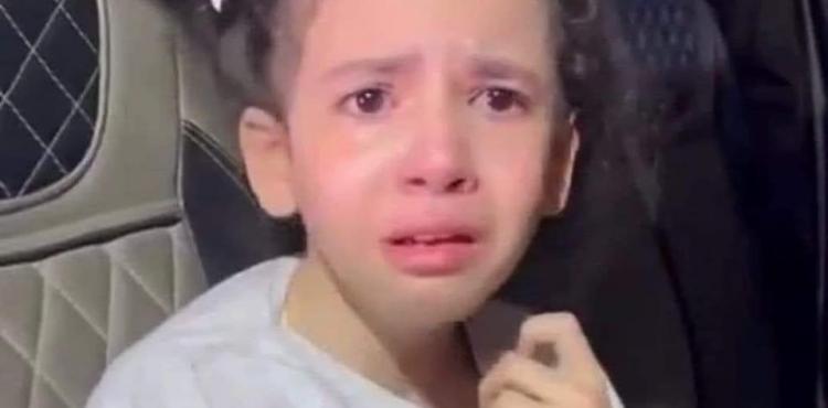 طفلة استشهد والدها ووالدتها.jpg