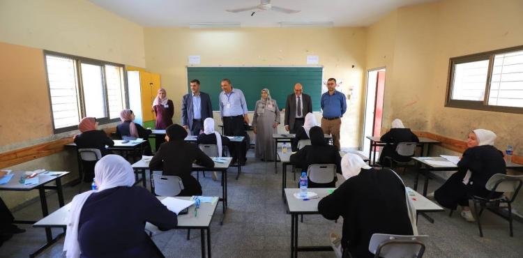 امتحانات التوجيهي.jpg