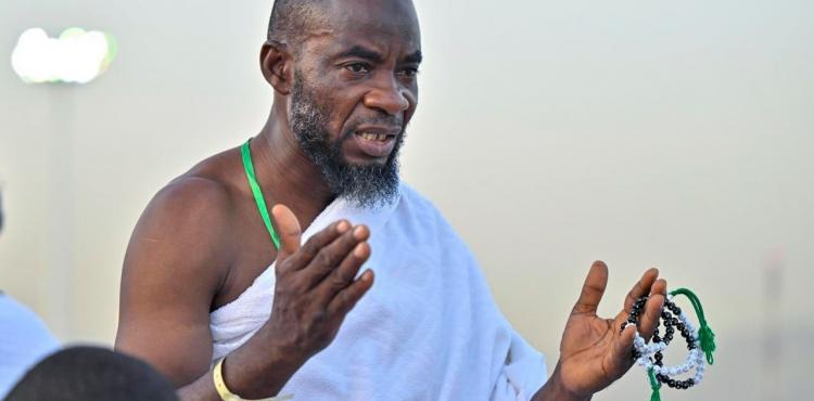 حجاج بيت الله الحرام على جبل عرفات 2023 صور  4.jpg