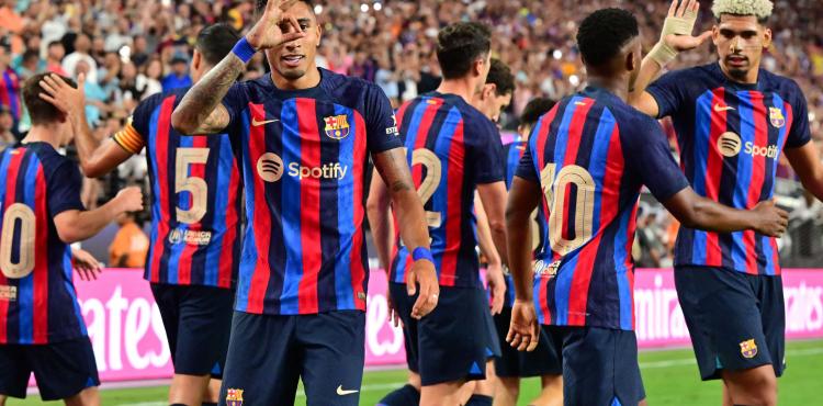 لاعبو برشلونة