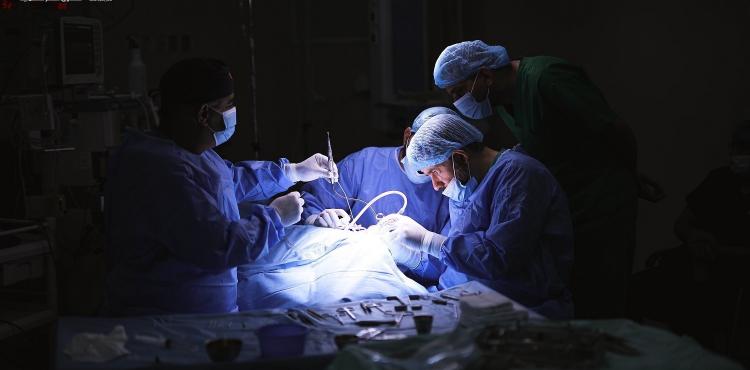 وفد قطري بغزة للتدريب والتجهيز لإجراء 50 عملية زراعة قوقعة.jpg