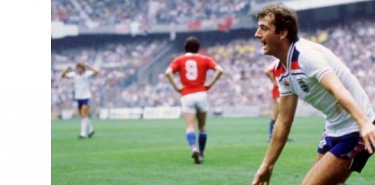 وفاة اللاعب تريفور فرانسيس.JPG