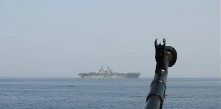 حرس الثورة الإيراني يرصد حاملة الطائرات الأمريكية في هرمز.jpeg