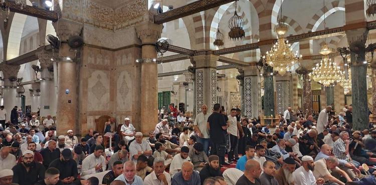 صلاة الفجر بالأقصى