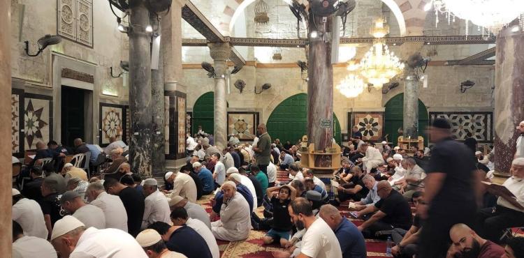 الصلاة بالأقصى