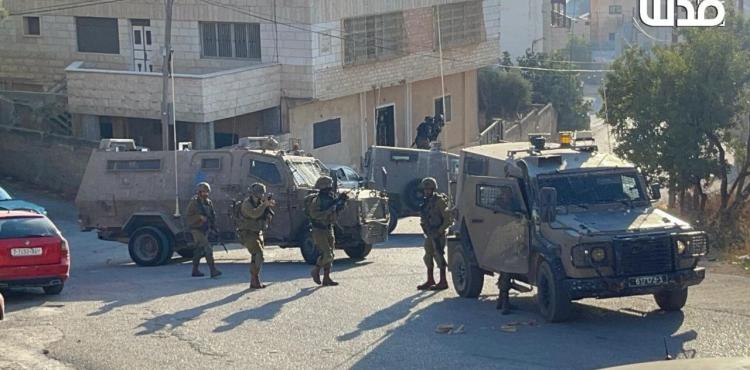 قوات الاحتلال تقتحم