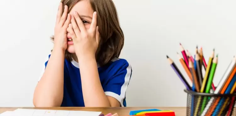 حل الطفل للواجبات
