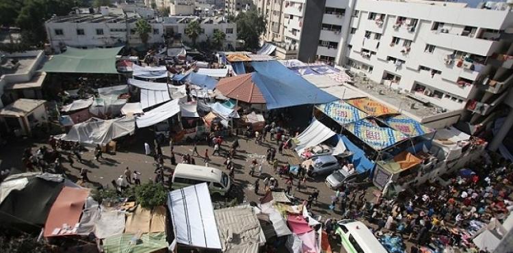 النازحون في مستشفى الشفاء.jpg