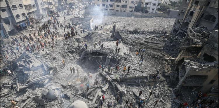 الاحتلال يقصف بنايات سكنية في غزة.jpg