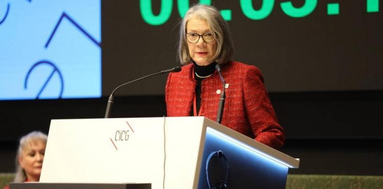 رئيسة الاتحاد الدولي لجمعيات الصليب الأحمر والهلال الأحمر كيت فوربس.jpg