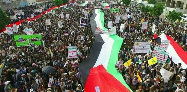 خلال المظاهرات في اليمن.jpg