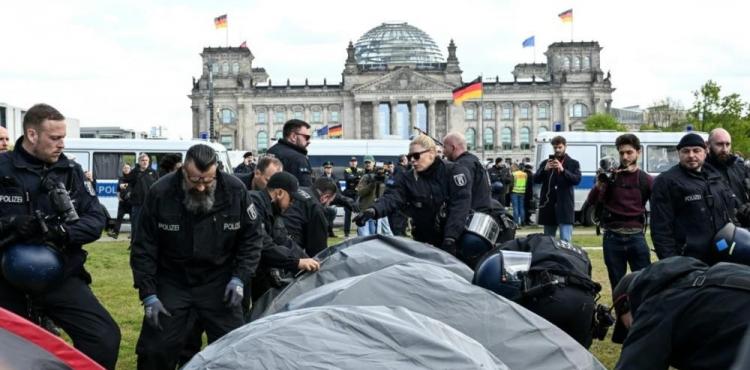 خلال المظاهرات في برلين.jpg