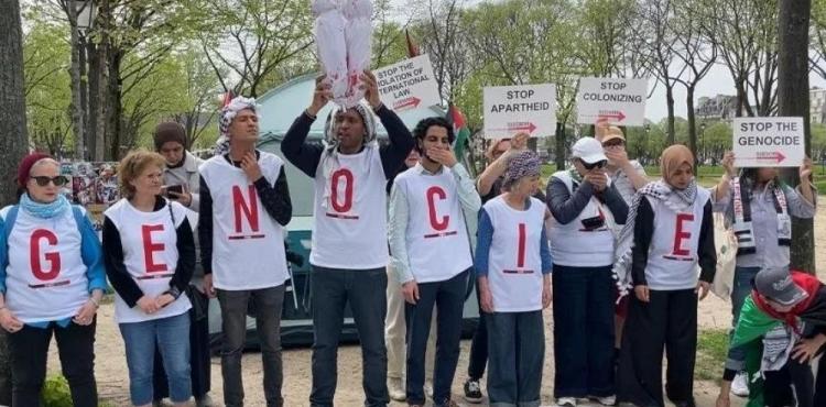 حملة إضراب عن الطعام من أجل غزة قرب مقر الخارجية الفرنسية.jpg