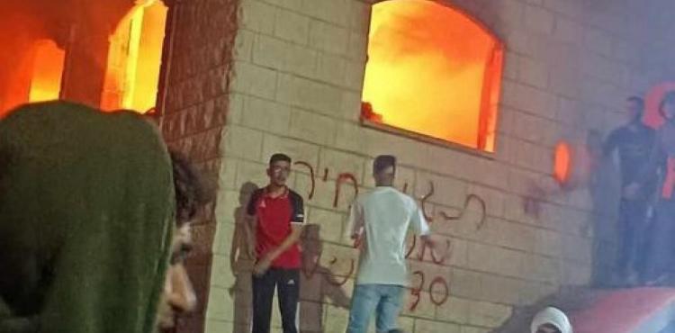 مستوطنون يحرقون منازل الفلسطينيين.jpg