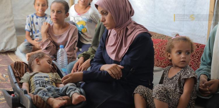 الطفل عبد الرحمن أبو الجديان أصيب بـ شلل الأطفال في غزة.jfif