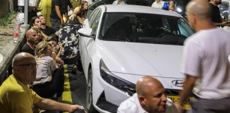 إسرائيليون يختبئون جراء صواريخ إيران.jpg