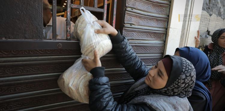 مجاعة - طابور الخبز . أزمة الخبز الطحين في جنوب غزة 7.jfif