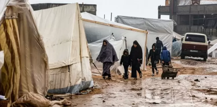 أمطار على خيام النازحين .. شتاء منخفض جوي في خيام النازحين.webp