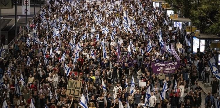 مظاهرات مطالبة بعقد صفقة تبادل - أرشيفية