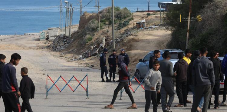 نازحون من غزة يستعدون إلى العودة لمنازلهم شمال قطاع غزة.jpg