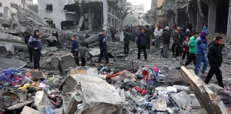 آثار الدمار والعدوان على غزة.webp