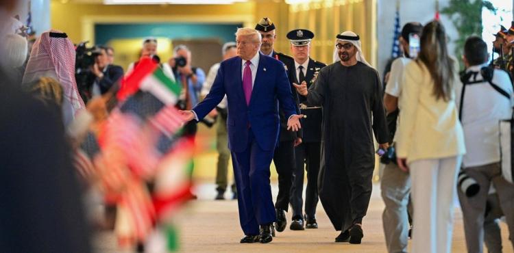 الرئيس الأمريكي دونالد ترامب يلتقي رئيس الامارات محمد بن زايد.