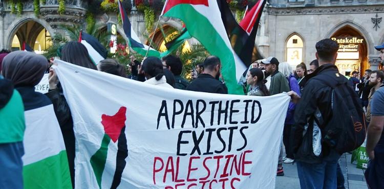 إضراب طلابي في جامعة نيويورك احتجاجاً على المجازر بغزة.jpg