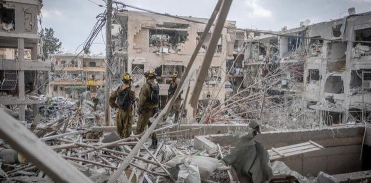 أثار الدمار الشامل الذي سببه القصف الإيراني