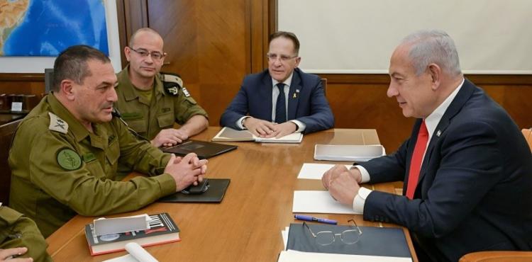 نتنياهو وزامير وعدد من قادة الاحتلال.jpg
