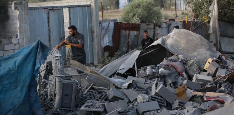 اثار الدمار ع منزل عائلة العربيد في الزوايدة - دمار - استهداف - تدمير - إبادة  (15).jpeg