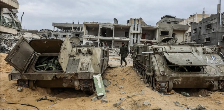 بقايا آليات جيش الاحتلال المدمرة