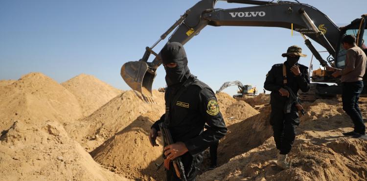 سرايا القدس بالتنسيق مع الصليب الأحمر واللجنة المصرية تواصل عمليات البحث عن جثث أسرى الاحتلال شرق قطاع غزة