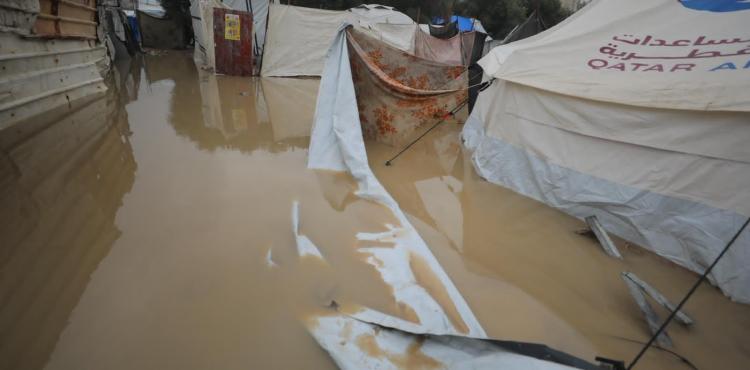 منخفض غرق خيام النازحين شتاء مطر.jpg