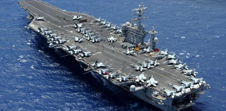 حاملة الطائرات الأمريكية أبراهام لينكولن.jpg