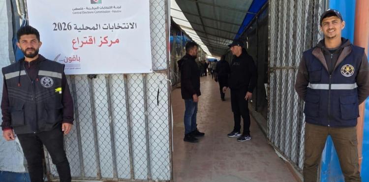 الشرطة تؤمن انتخابات بلدية دير البلح وسط القطاع