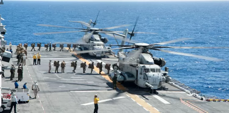 الجيش الأمريكي في مضيق هرمز.webp