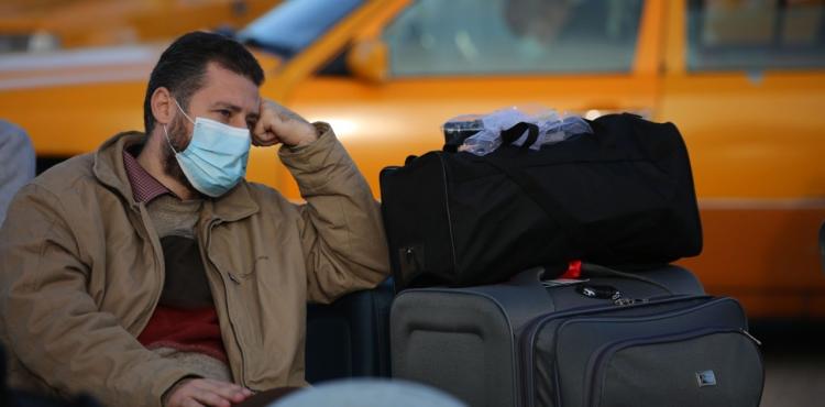 بدء مغادرة حافلات المسافرين عبر معبر رفح ‫(154912997)‬ ‫‬.jpg