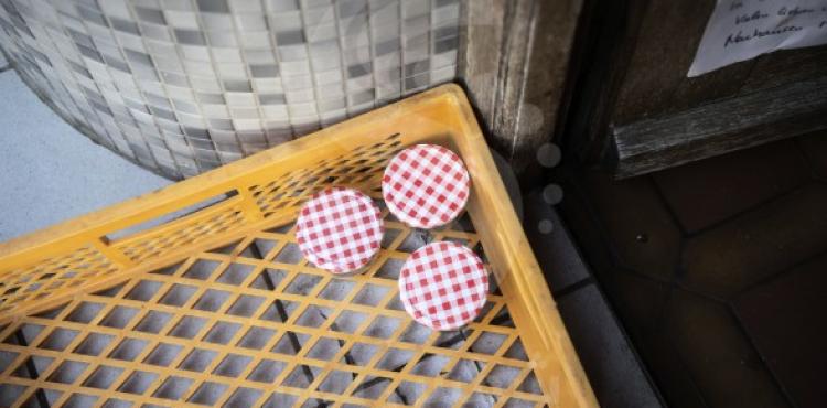 مدة بقاء فيروس كورونا على الأسطح.jpg