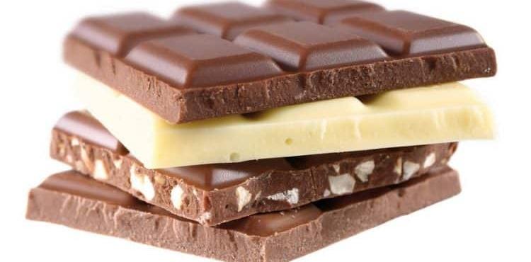 شوكولاتة بيضاء وداكنة