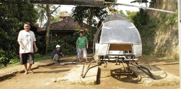 إندونيسي يبني مروحية بنفسه ليتخلص من الزحمة