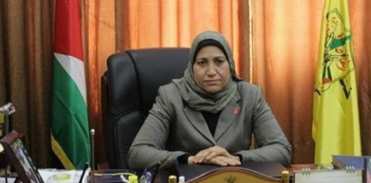 أمال حمد.
