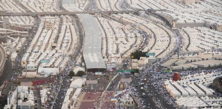 الحجاج يتوجهون إلى منى
